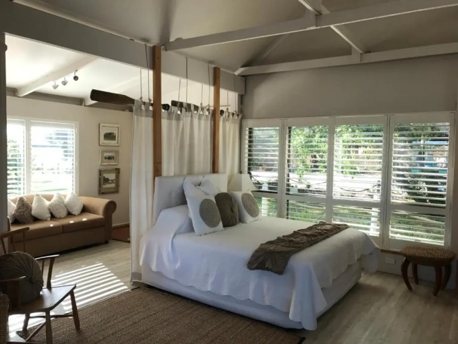 1 Bedroom Cottage with river view