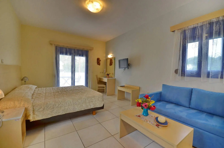 Emporios Bay Hotel