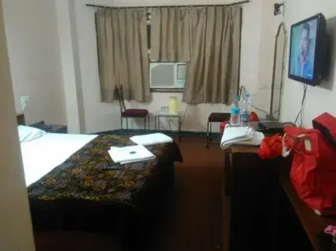 Hotel Tri-Lok Palace