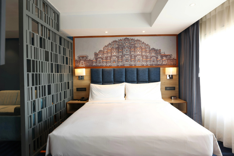 Holiday Inn Express & Suites photo 7