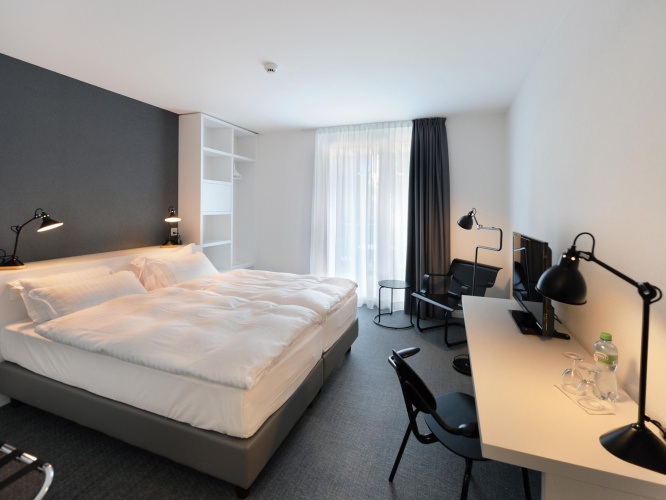 Standard Single room with balcony and with city view