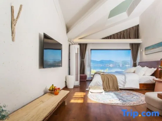 3 Bedrooms Standard Sextuple room with lake view