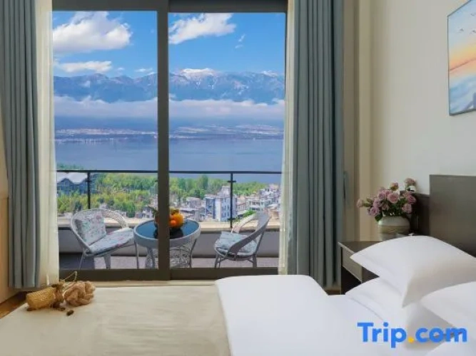 2 Bedrooms Family Suite with sea view