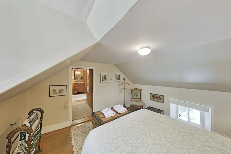 Boothbay Harbor Cottage by RedAwning