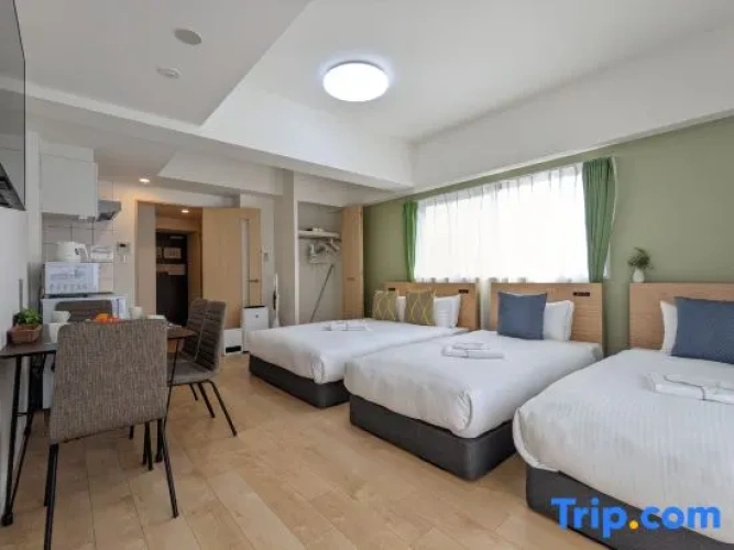 Standard Triple room