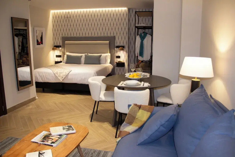 Puerta de la Ribera Suites
