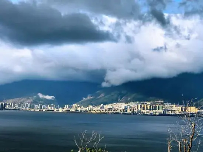 Haishanghua Lake View Villa
