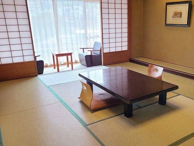 Economy room