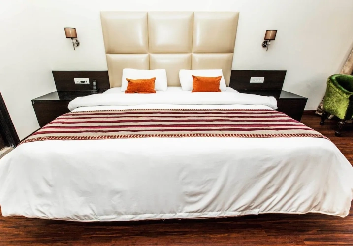 Executive Double room with land view
