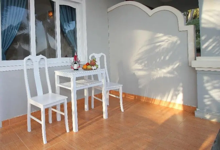 Standard Quadruple Family room