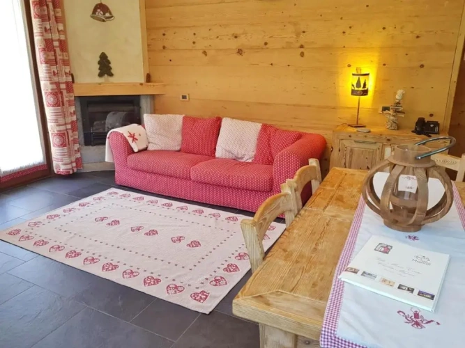 4 Bedrooms Apartment