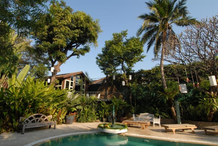 2 Bedrooms Suite with pool view