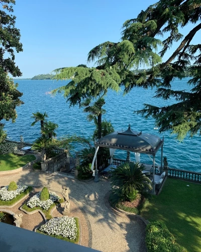 Executive Suite with balcony and with lake view