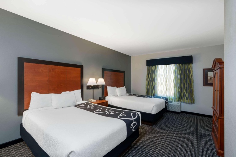Deluxe Quadruple Family Suite