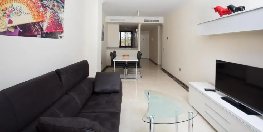 Spacious two bedroom apartment 1012