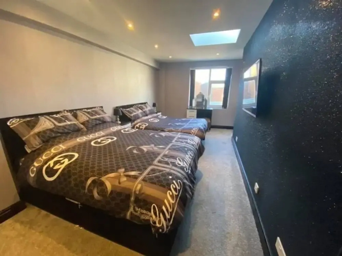 2 Bedroom Gray Apartment Blackpool