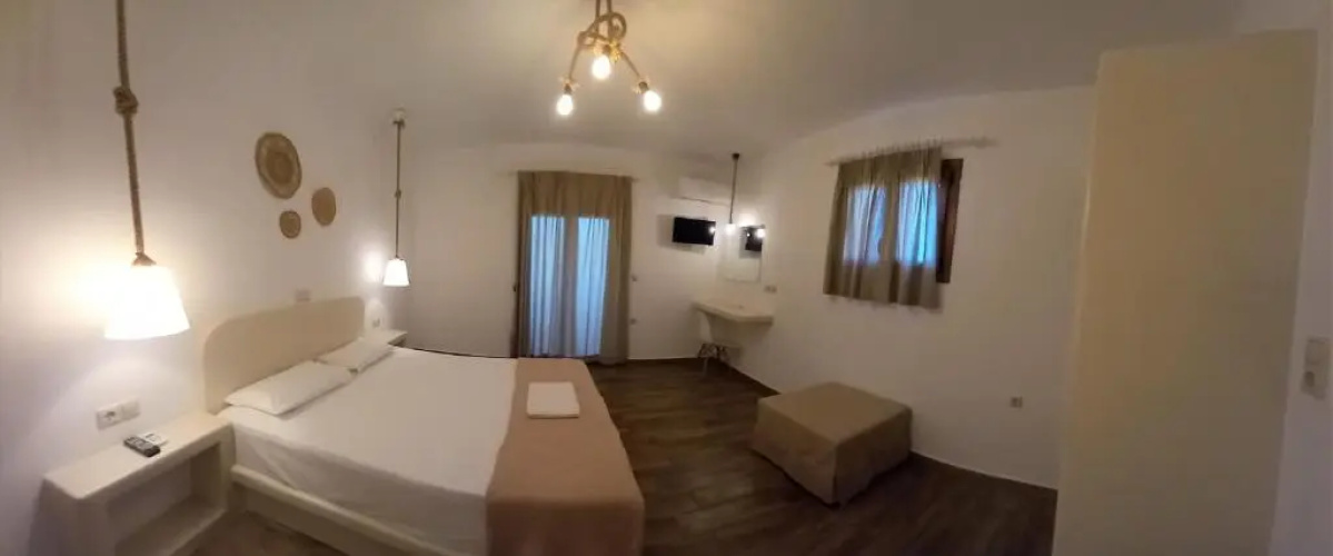 Maria's Rooms & Studios