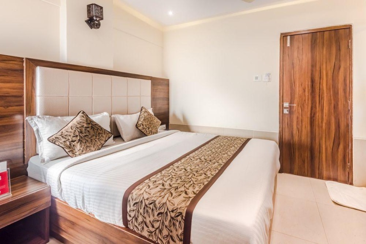 OYO 8363 Hotel Royal NS