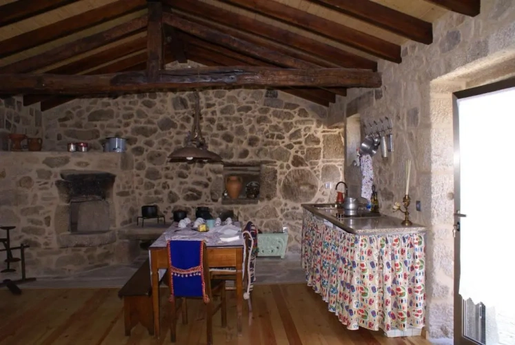 2 Bedrooms Cottage