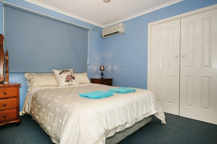 Roseland Holiday House