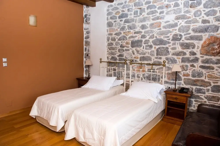 Xemoni Hotel