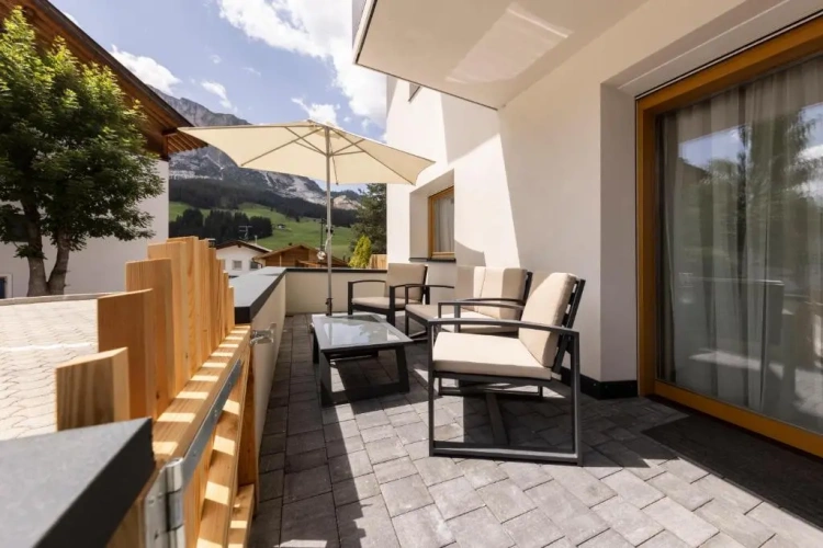 2 Bedrooms Apartment