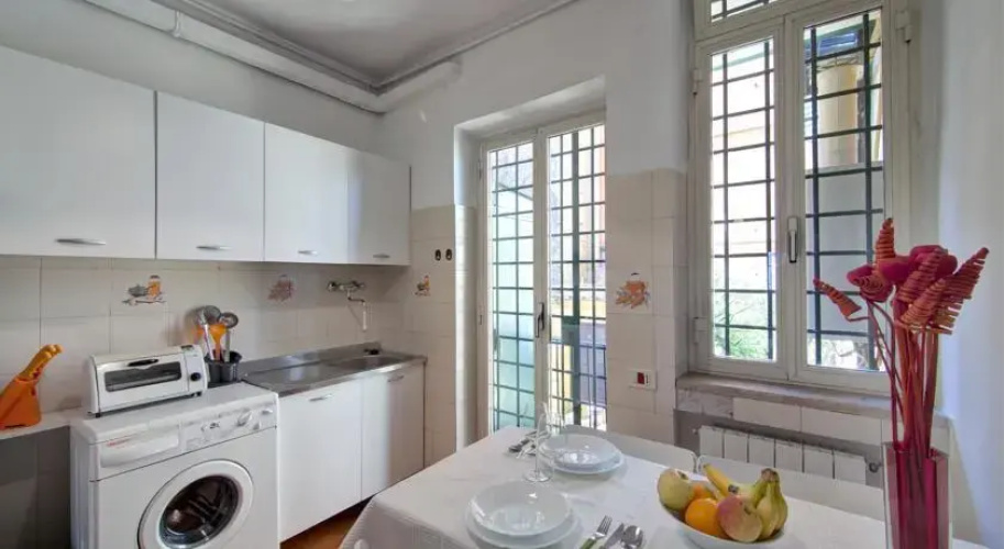 Borgo Pio Halldis Apartments