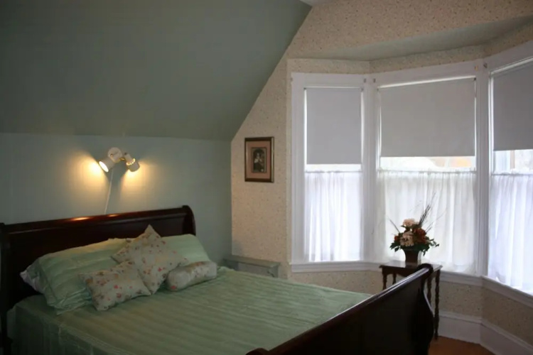 Sackville Bed & Breakfast