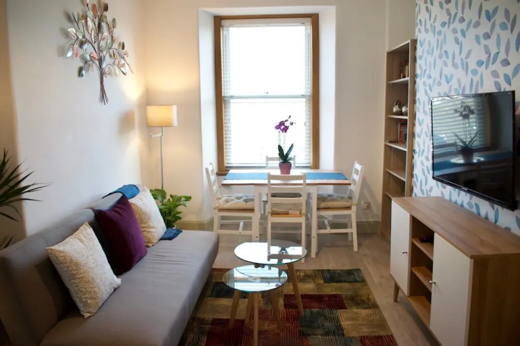 Newly Refurbished Edinburgh Apartment