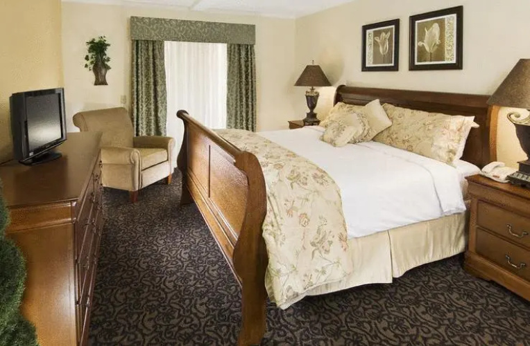 Orlando Courtyard Suites
