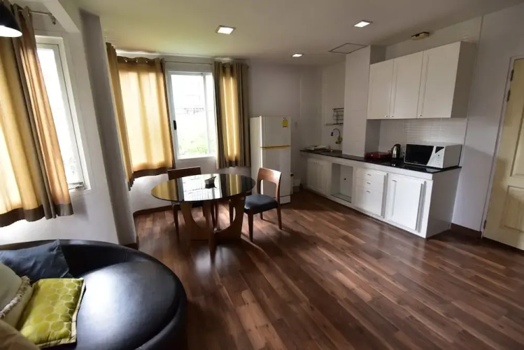 101 Sukhumvit 22 Service Apartment
