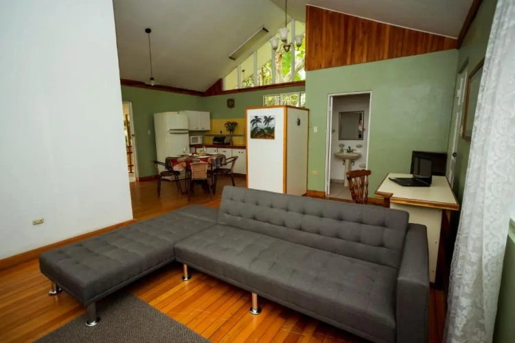 2 Bedrooms Cottage