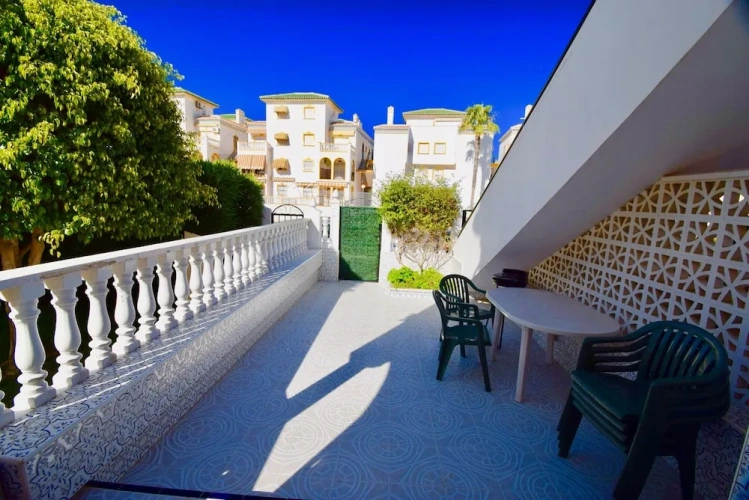 2 Bedrooms Bungalow beachfront