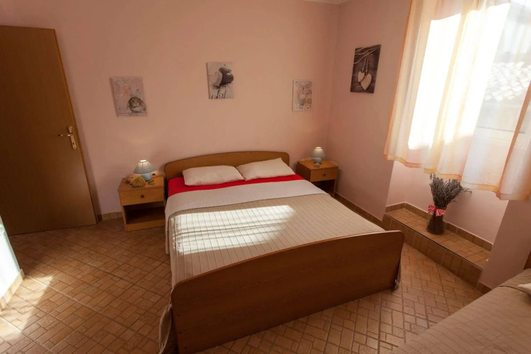 Guest House Floreus Cres