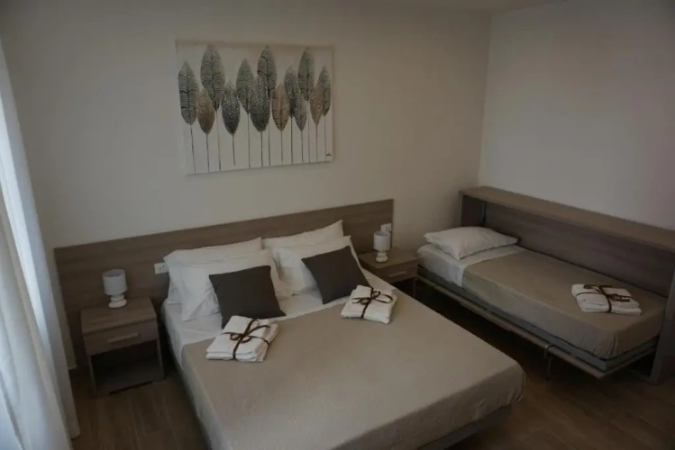 3 Bedrooms Apartment
