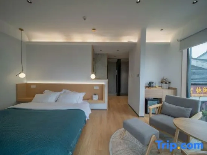 Standard Double room with balcony and with lake view