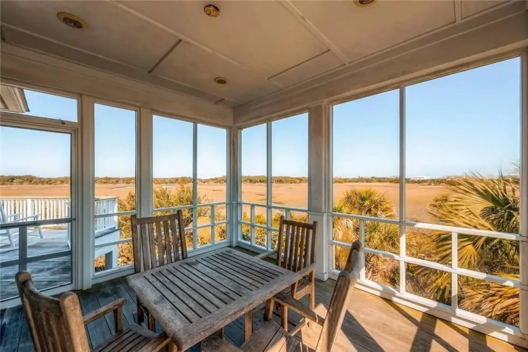 4 Bedrooms Family Cottage with river view