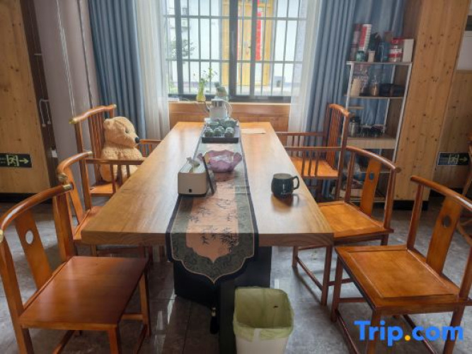 Tonglu Chibian Homestay