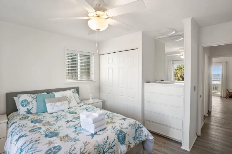 474 Tarpon Blvd