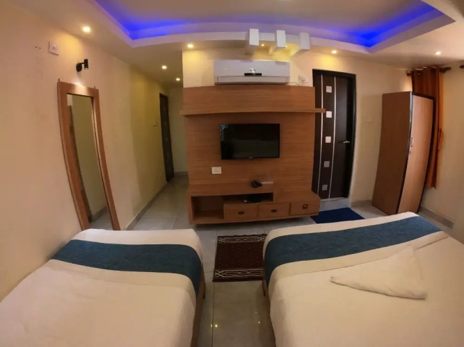 Hotel Tara Suites