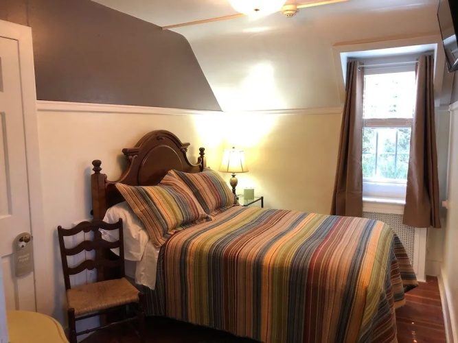 Valcour Inn & Boathouse
