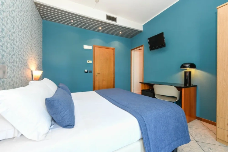 Superior Double room with balcony and with lake view