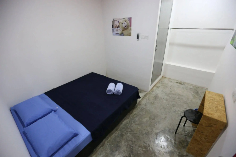 ZEN Rooms Noisy Room