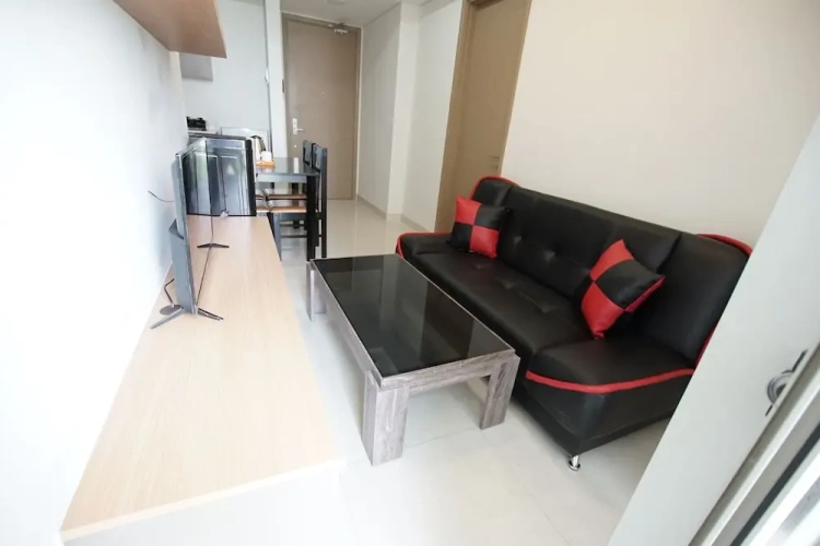 2 Bedrooms Apartment