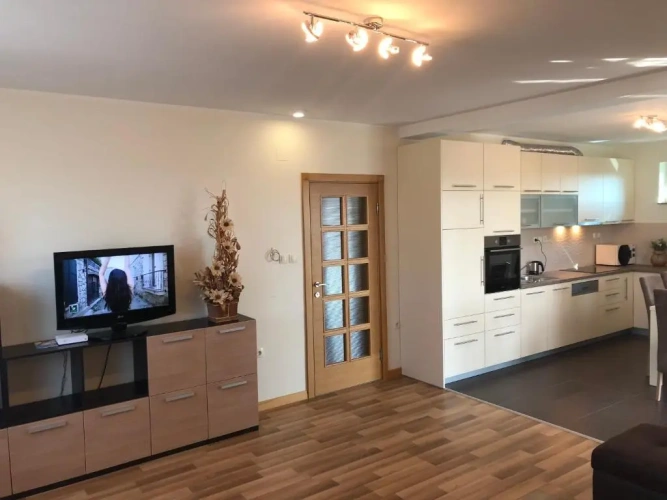 3 Bedrooms Apartment