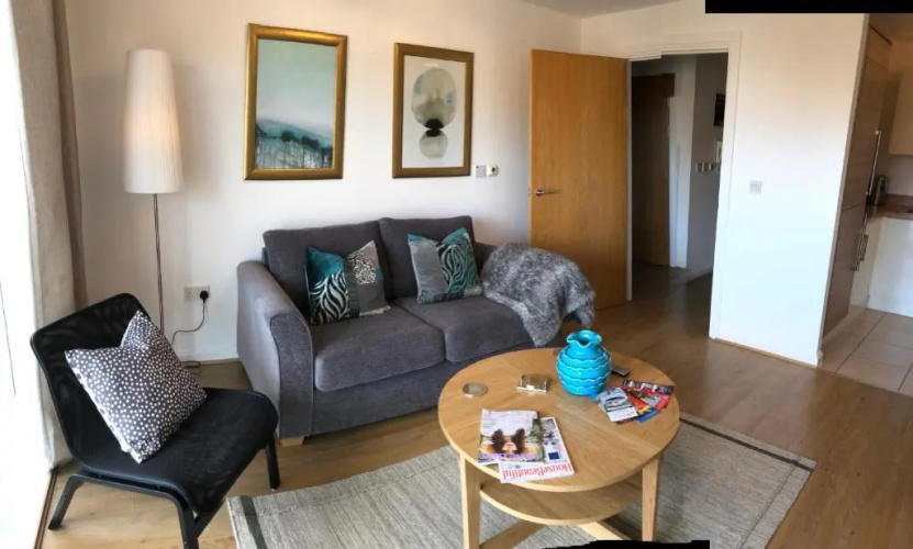 Hansen House Cardiff Apartment with Parking