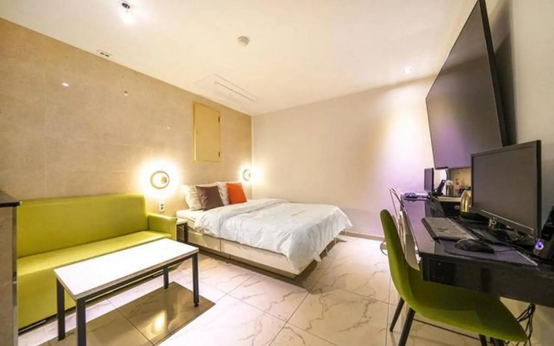 Palace Motel