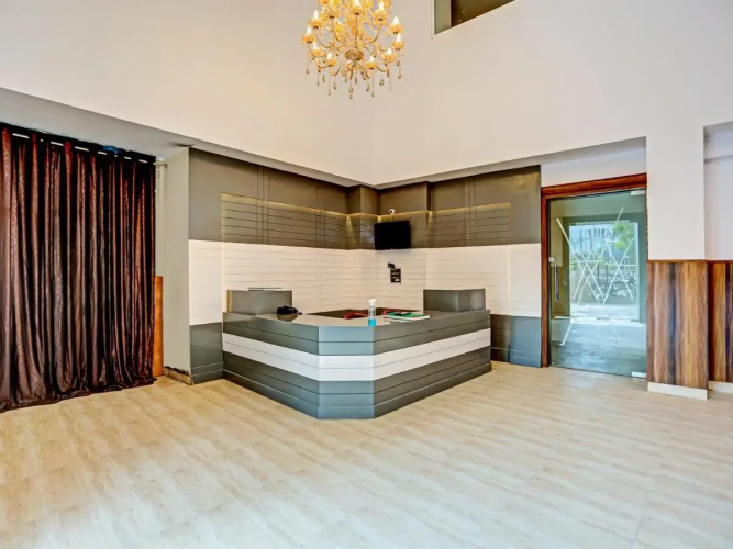 Hotel Noida Grand
