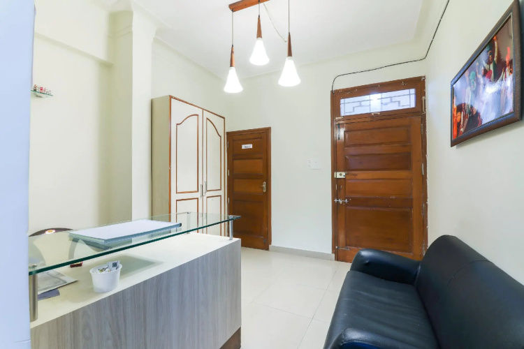 OYO 68034 Roshan Villa