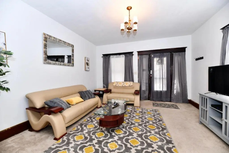 ✰ 5 minutes from downtown Indy ✰
